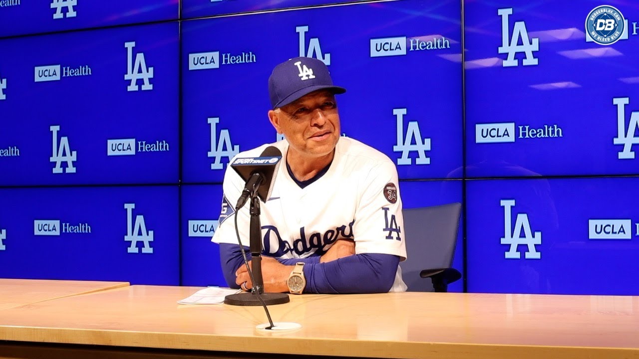 Dodgers postgame: Dave Roberts talks Max Muncy knee injury & Clayton Kershaw's 3000 strikeouts