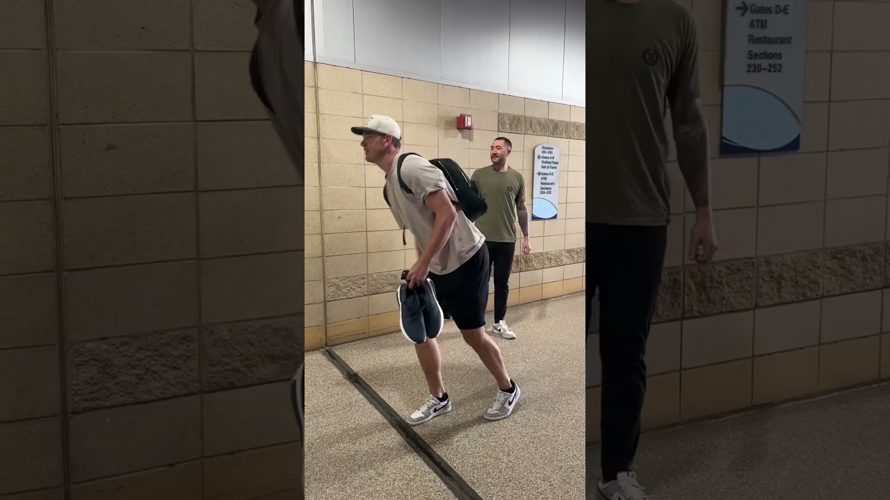 Royals Players Play Cornhole #kansascityroyals #cornhole #bags #friendlycompetition #mlb #funny