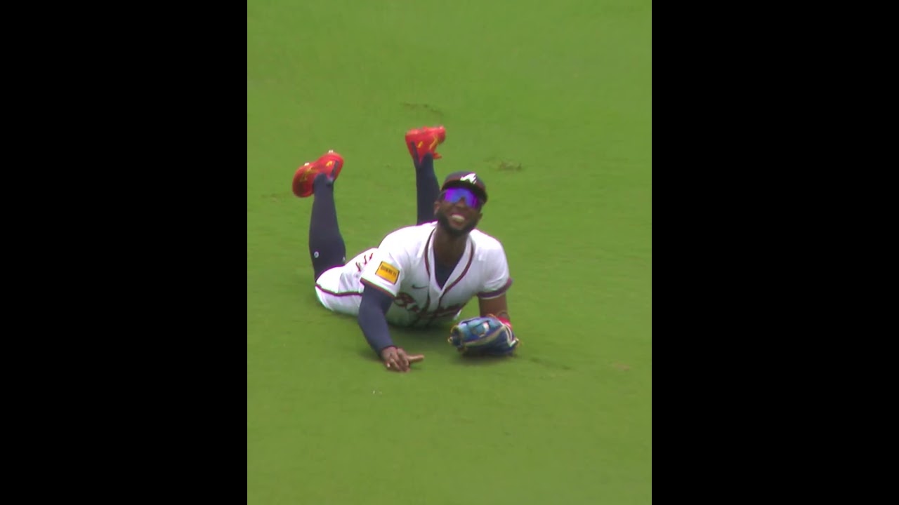 Jurickson Profar shows off the pearly whites after making the nice catch! 😃