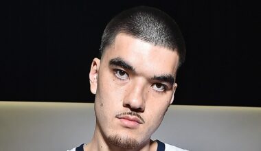 Zach Edey Cuts Plea Deal In Reckless Driving Case. Court records we obtained show the 23-year-old admitted to a speeding infraction and agreed to pay $639.50 ... and in exchange, officials dropped the misdemeanor reckless driving charge he had been facing.