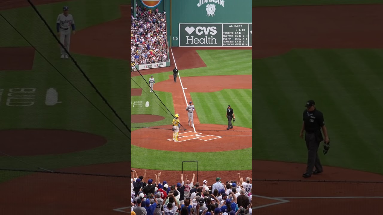 This view of Shohei’s leadoff homer. 😳 #dodgers #sports #losangeles #views