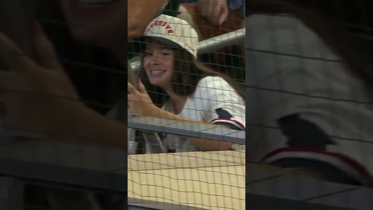 Byron Buxton gifts couple a signed bat with a message ❤️