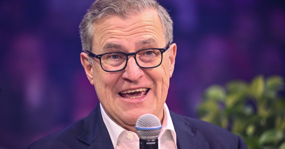 Report: Bayern Munich CEO is leading talks with Liverpool for Luis Diaz