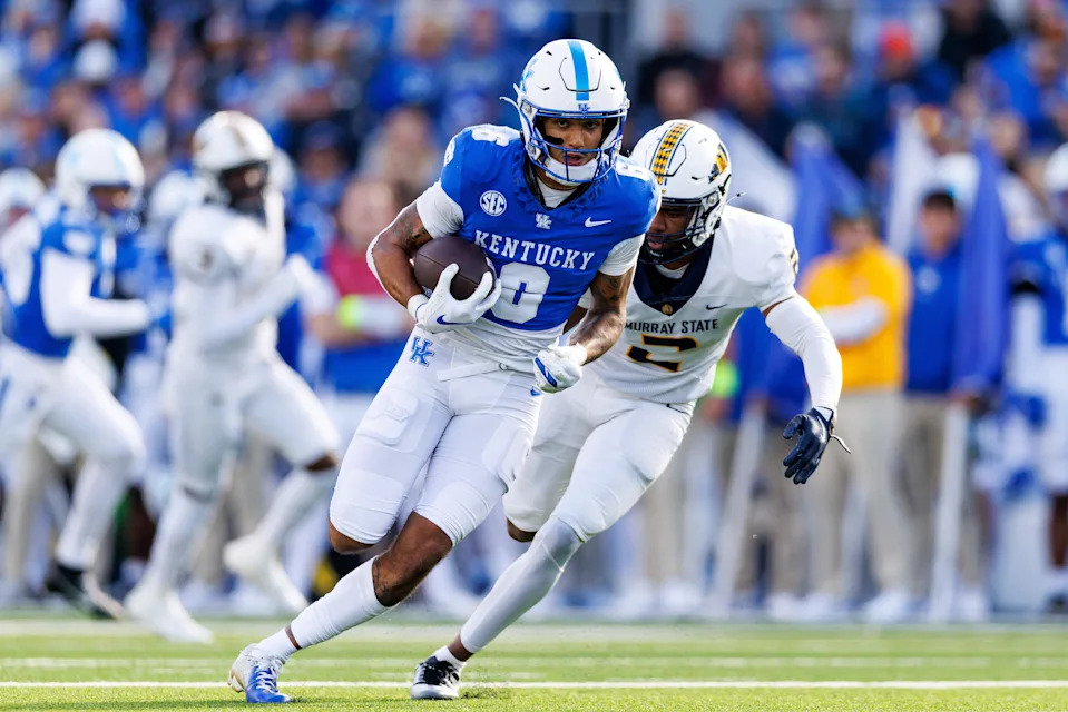 Nov 16, 2024; Lexington, Kentucky, USA; Kentucky Wildcats wide receiver Dane Key (6) runs the ball during the first quarter against the Murray State Racers at Kroger Field. Mandatory Credit: Jordan Prather-Imagn Images