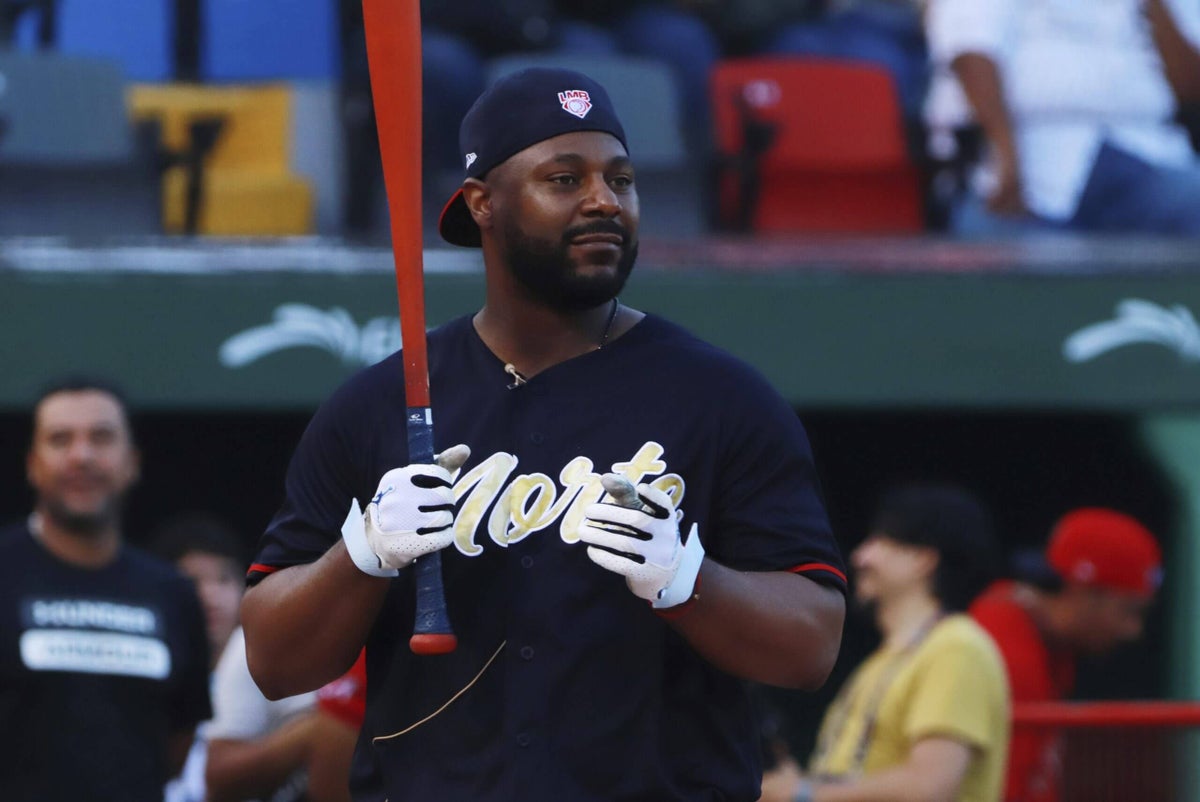 Far from MLB, a former big-league slugger completes his long quest for 500 home runs