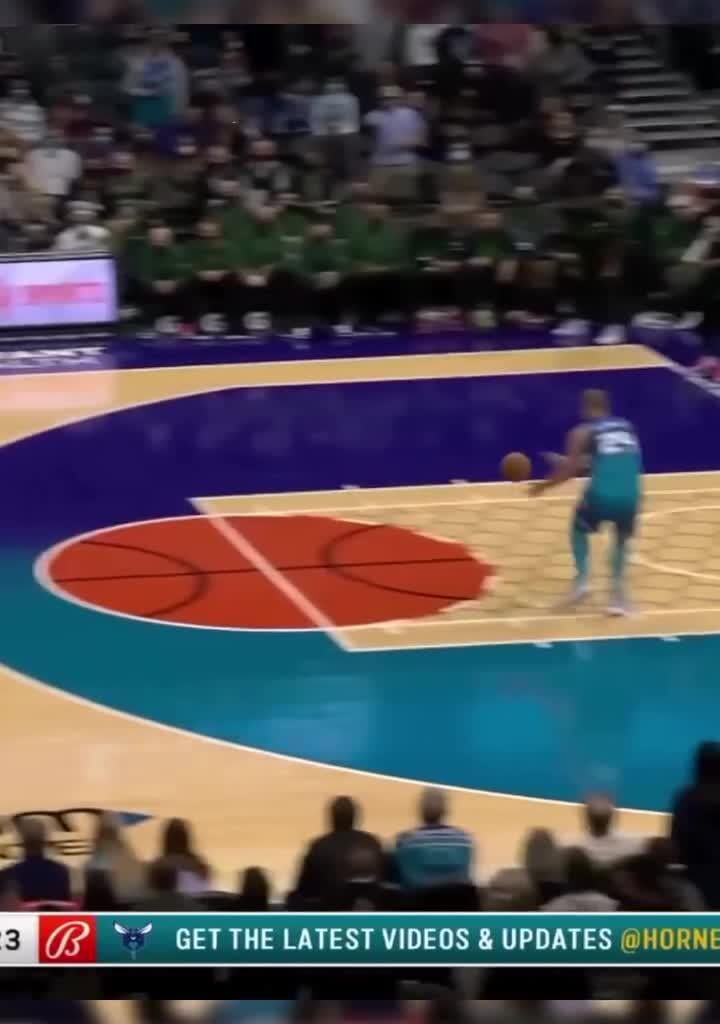 LaMelo is on another level at times 💪