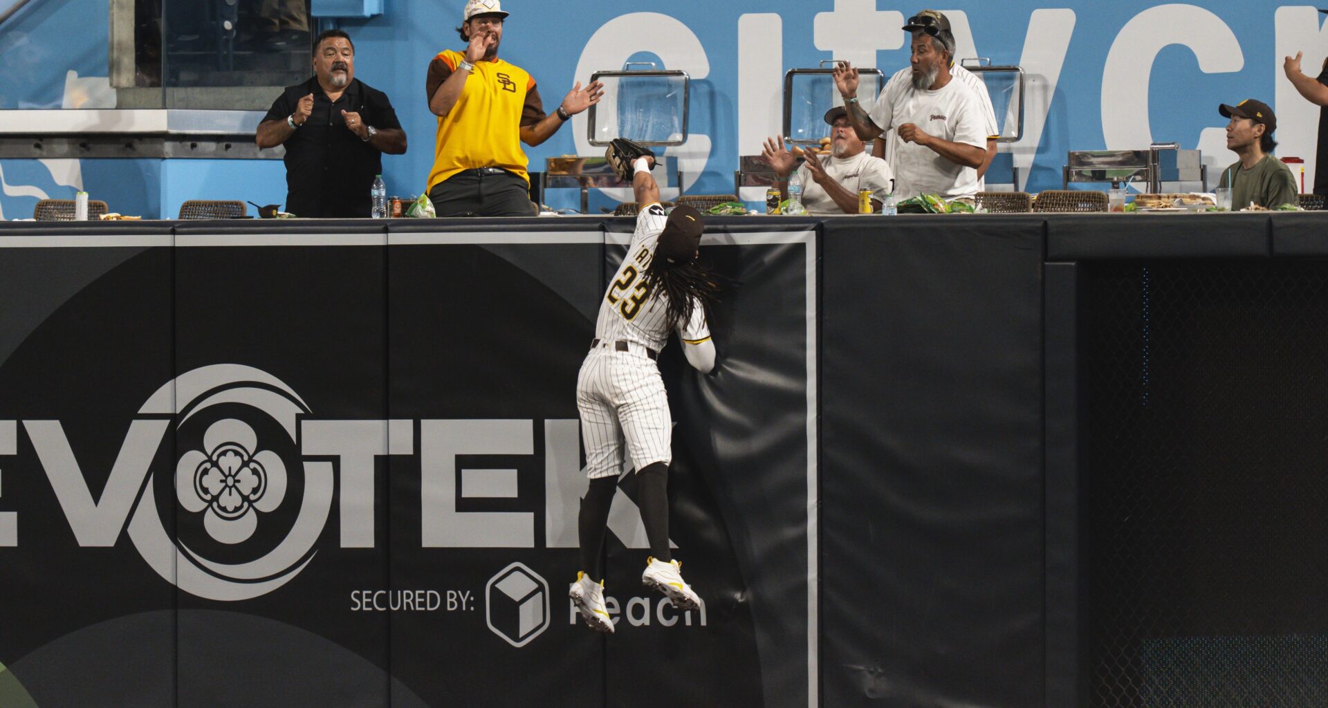 The Robbin' Padres Took Away A Home Run Before Anyone Knew What Happened