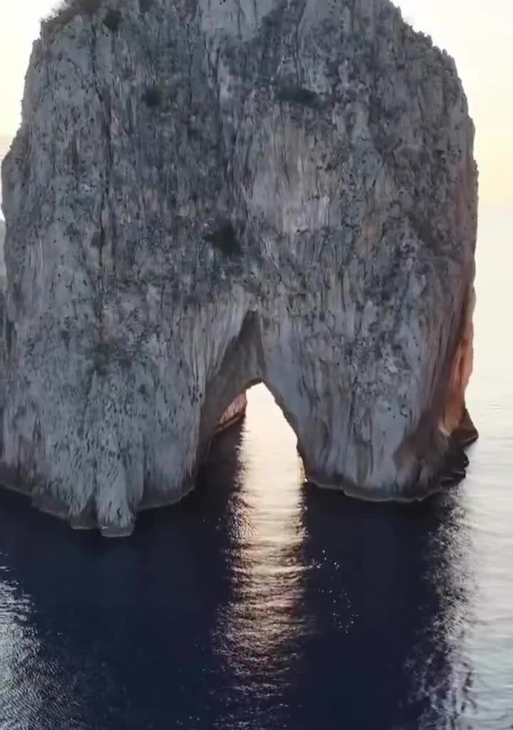 Magic Johnson shows off his massive yacht whilst on vacation.