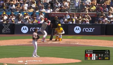 [Highlight] Manny Machado's incredible sliding catch