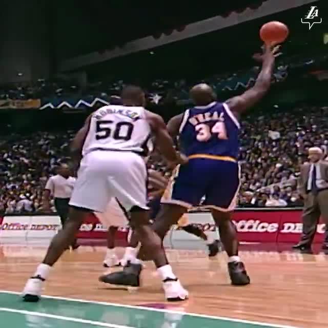 Shaq post move vs David Robinson (1998)