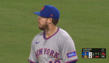 [Highlight] Manny Machado homers (20) on a fly ball to left center field.