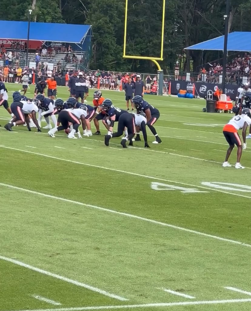 [Highlight] Caleb Williams hits DJ Moore with perfect anticipation on an out route