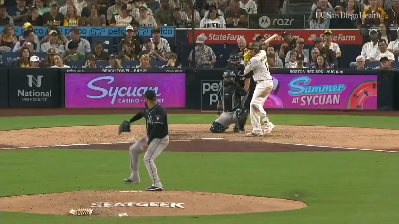 [Highlight] Go ahead and tell everybody, he's the man, he's the man, he's the man.