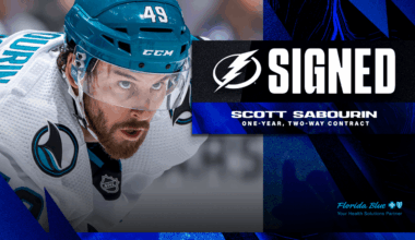 Lightning sign forward Scott Sabourin to a one-year contract