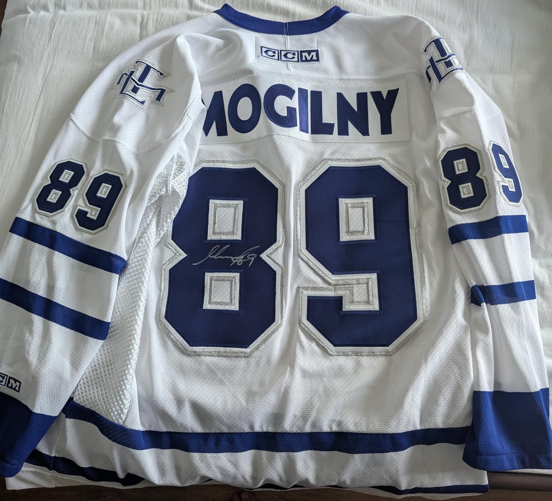 Managed to pick up this autographed jersey in auction