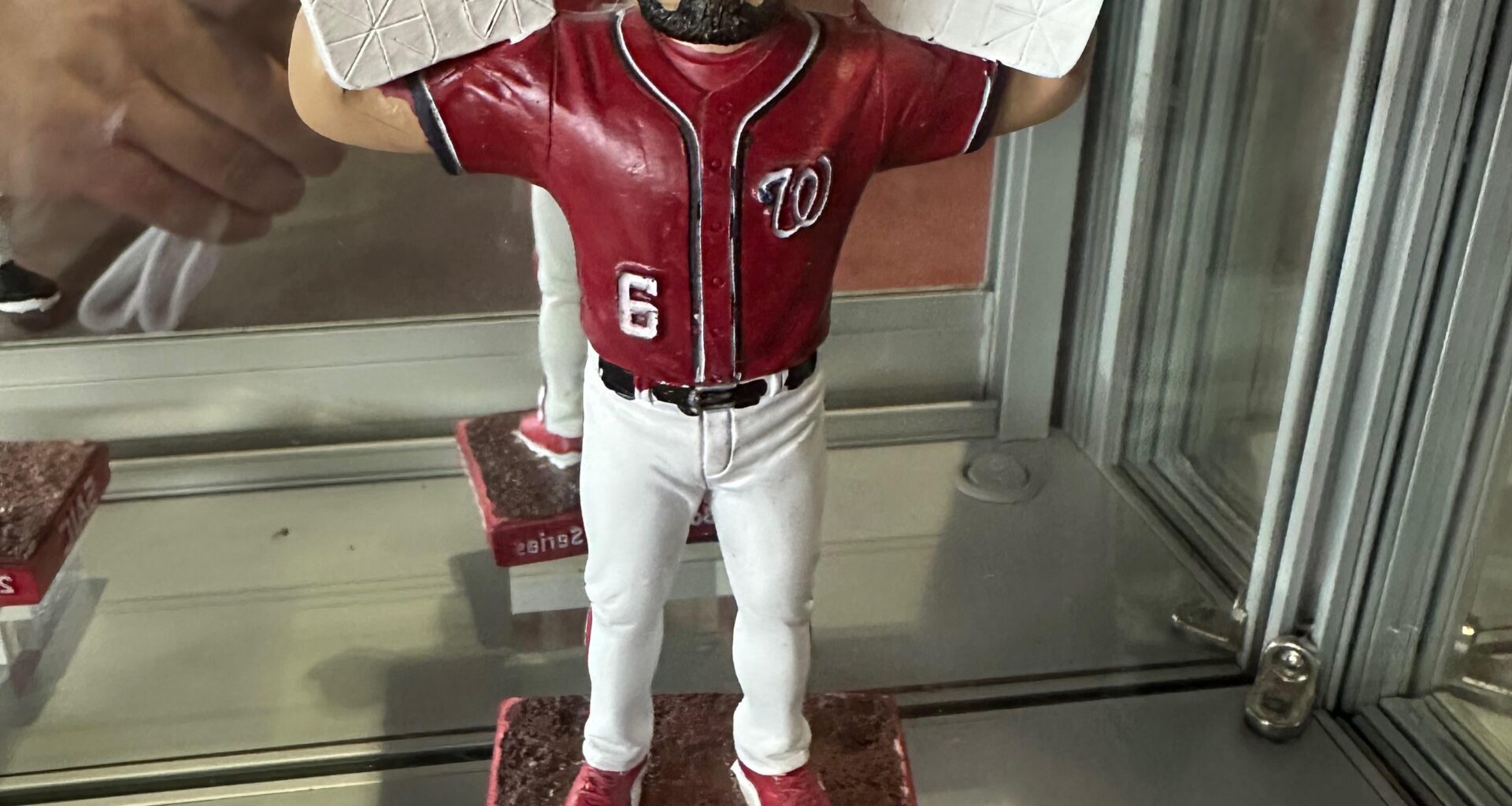 Rendon bobble at Nationals Park