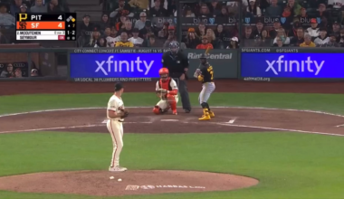 Andrew McCutchen hits a 2-run homer to give the Pirates the lead!