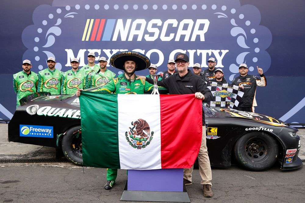 Daniel Suarez, JR Motorsports Chevrolet, Dale Earnhardt Jr.