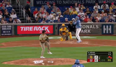 [Highlight] Fernando Tatis Jr. hoses the runner at third!