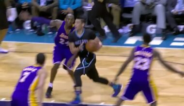 [Highlight] Kobe Bryant DECAPITATES Jeremy Lin. Common Foul.