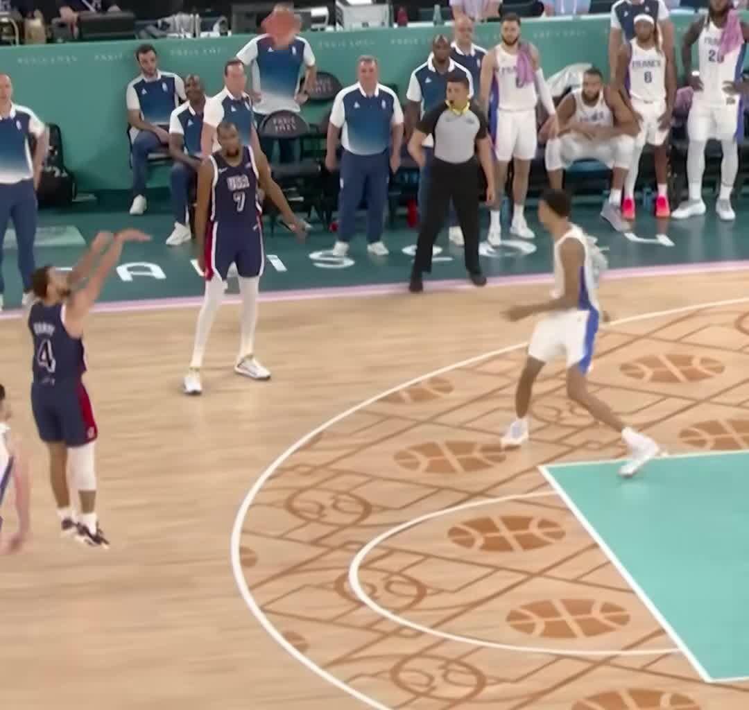 [juegosolimpicos]: Steph’s take over against France in the clutch in the gold medal game of the 2024 Olympics