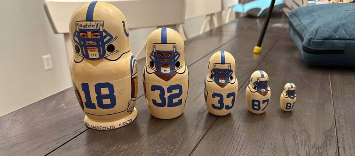Saw these Russian Nesting Dolls on Facebook Marketplace. Aren't they cute? 🤣