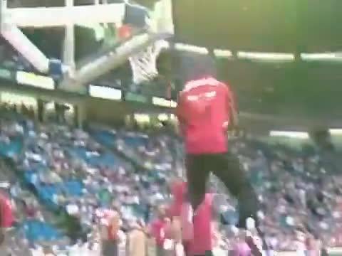 Rookie Michael Jordan visits Dallas (20p, 9r & 10a). Extended feature - Bulls @ Mavericks (1985)