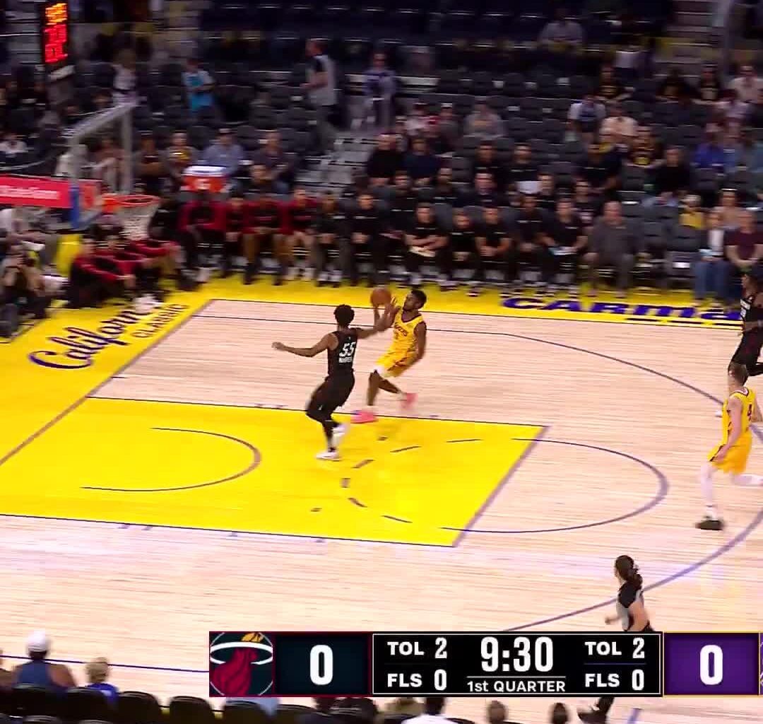 [Highlight] Bronny steals the ball and flies for the monster dunk!