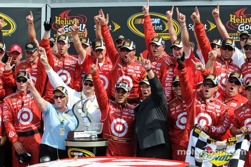 Victory lane: race winner Juan Pablo Montoya, Earnhardt Ganassi Racing Chevrolet celebrates