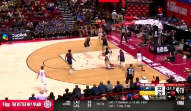 [Highlight] Bronny channels his inner Kareem with the nifty hook shot