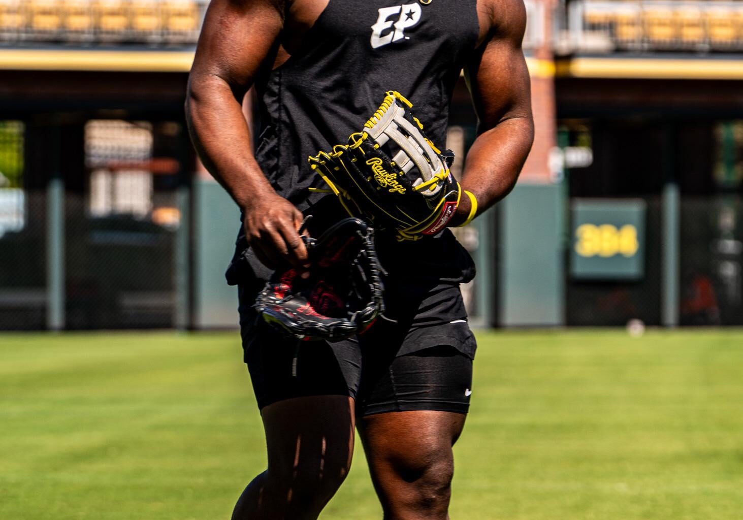 [ElPaso] Yes, this is the guy who’s homered in four straight games. Surprised? Didn’t think so. (Yonathan Perlaza)