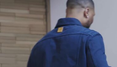 "I ain't gonna cry, but I don't usually be feeling like this.. I feel so happy on the inside." -Damian Lillard walking into the Blazers locker room again