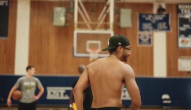 Jordan Poole's reaction to finding out Kevon Looney signed with the Pels: "KL5's gonna get me right. Back to it!...I'm so happy, bro. That's some of the best news I've heard yet." 🎥 courtesy of Jordan Jimenez