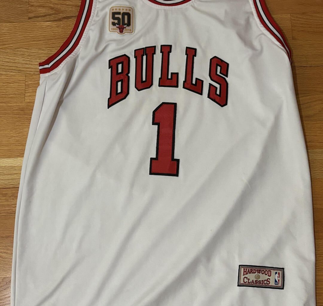 Can anyone tell me more about this Bulls jersey?
