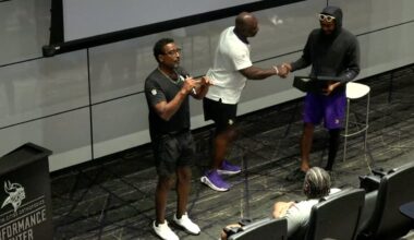 Cris Carter & John Randle Surprise Justin Jefferson with Chain for Madden 99 Club