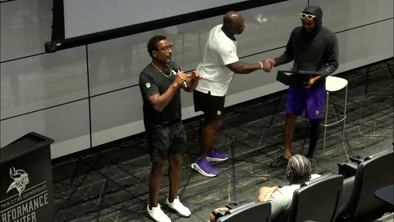 Cris Carter & John Randle Surprise Justin Jefferson with Chain for Madden 99 Club