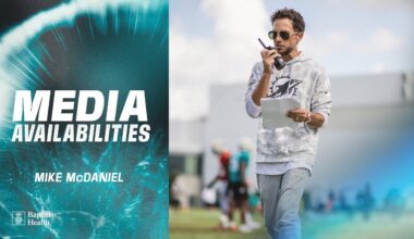 Coach Mike McDaniel meets with the media | Miami Dolphins