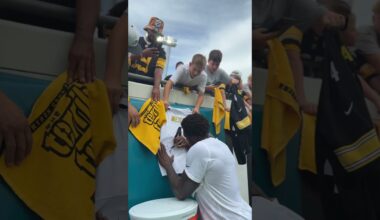 DK showin love to Steelers Nation in Jacksonville ✍️
