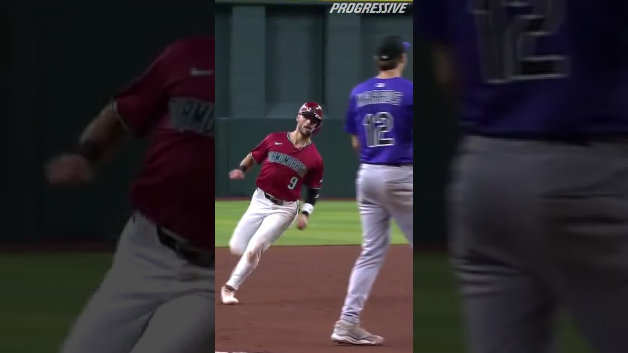 EVERYBODY HITS. That's a franchise record 9 consecutive hits with two outs!