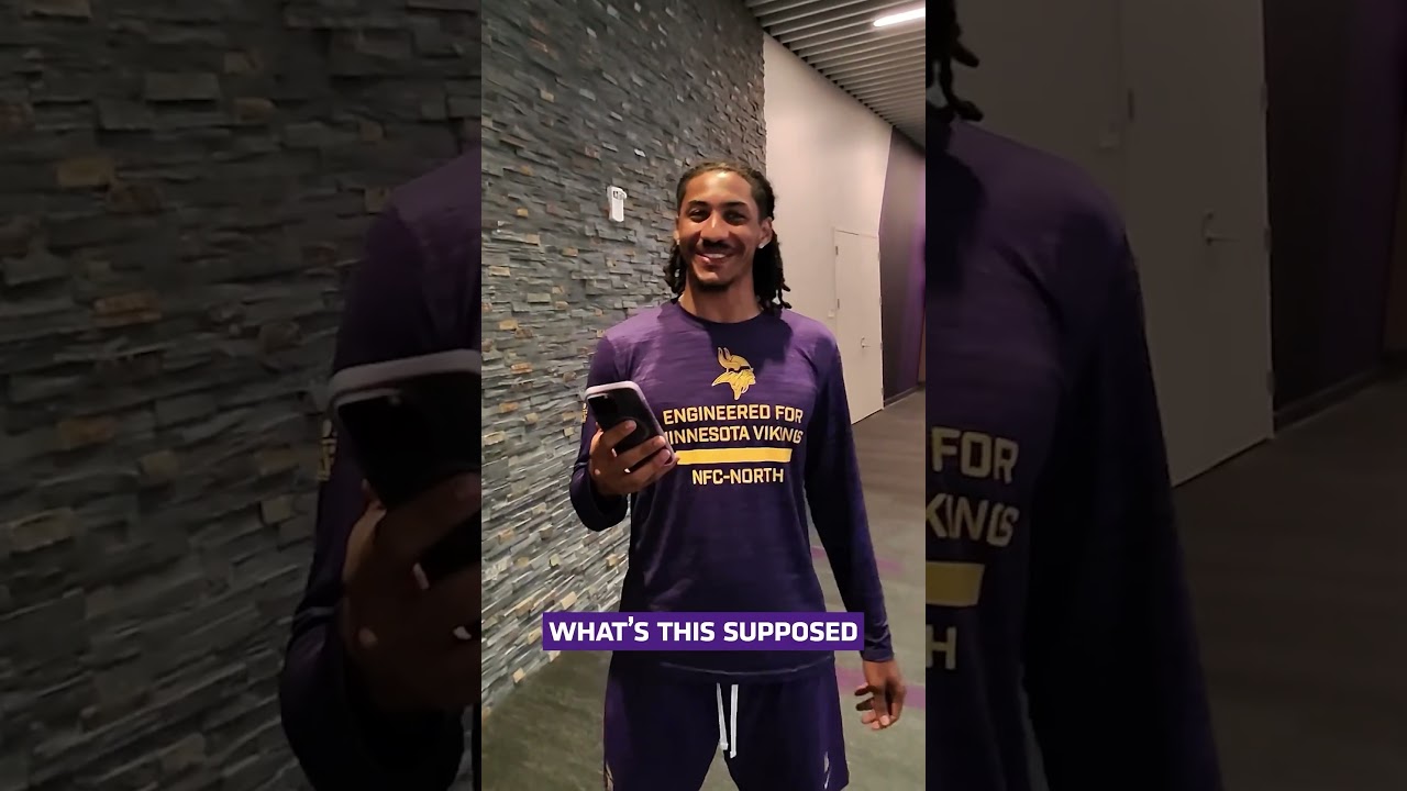 "Why do y'all have this photo on here?" 🤣