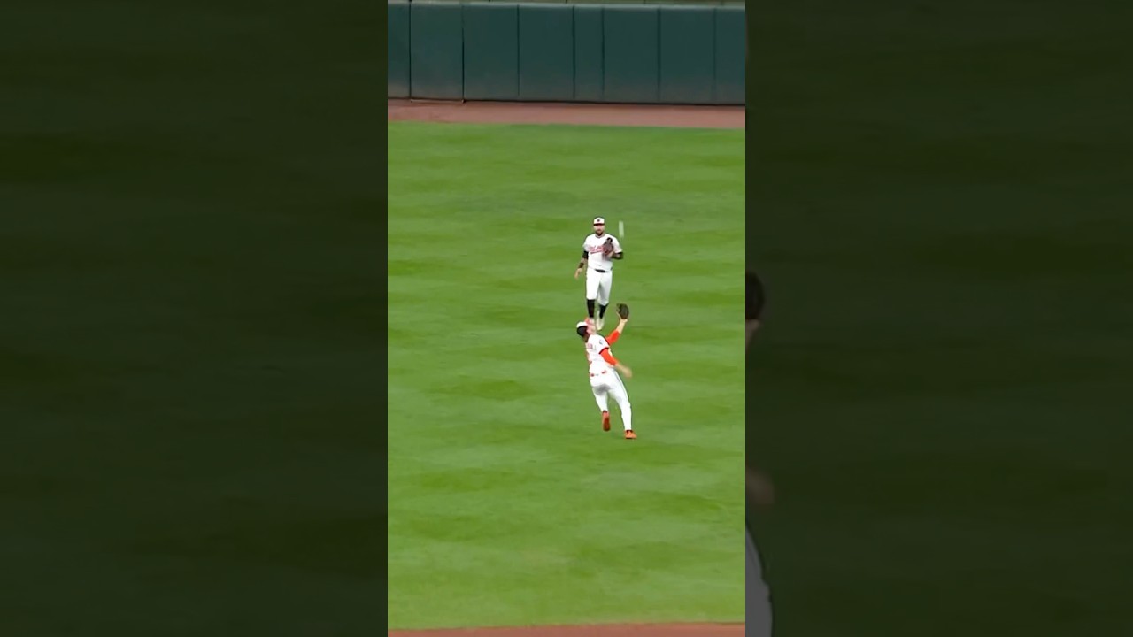 An AMAZING Catch by Gunnar Henderson!