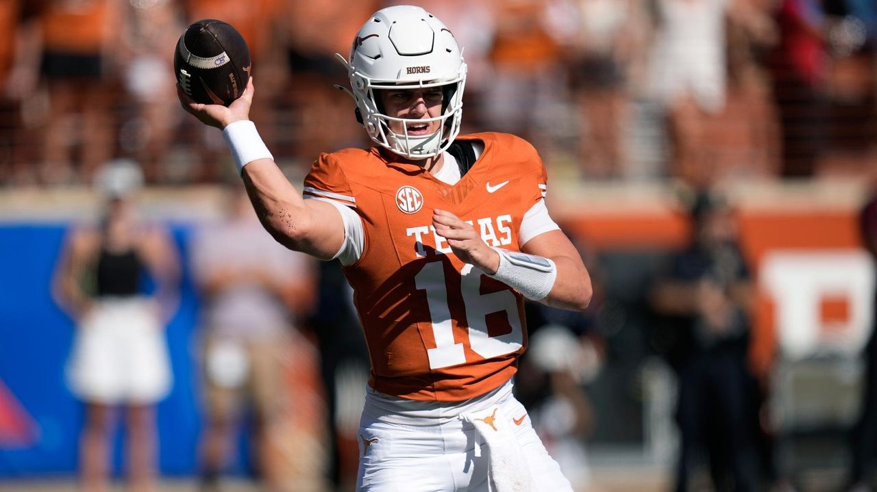 Arch Manning finally takes the reins as Texas' starting QB against Ohio State
