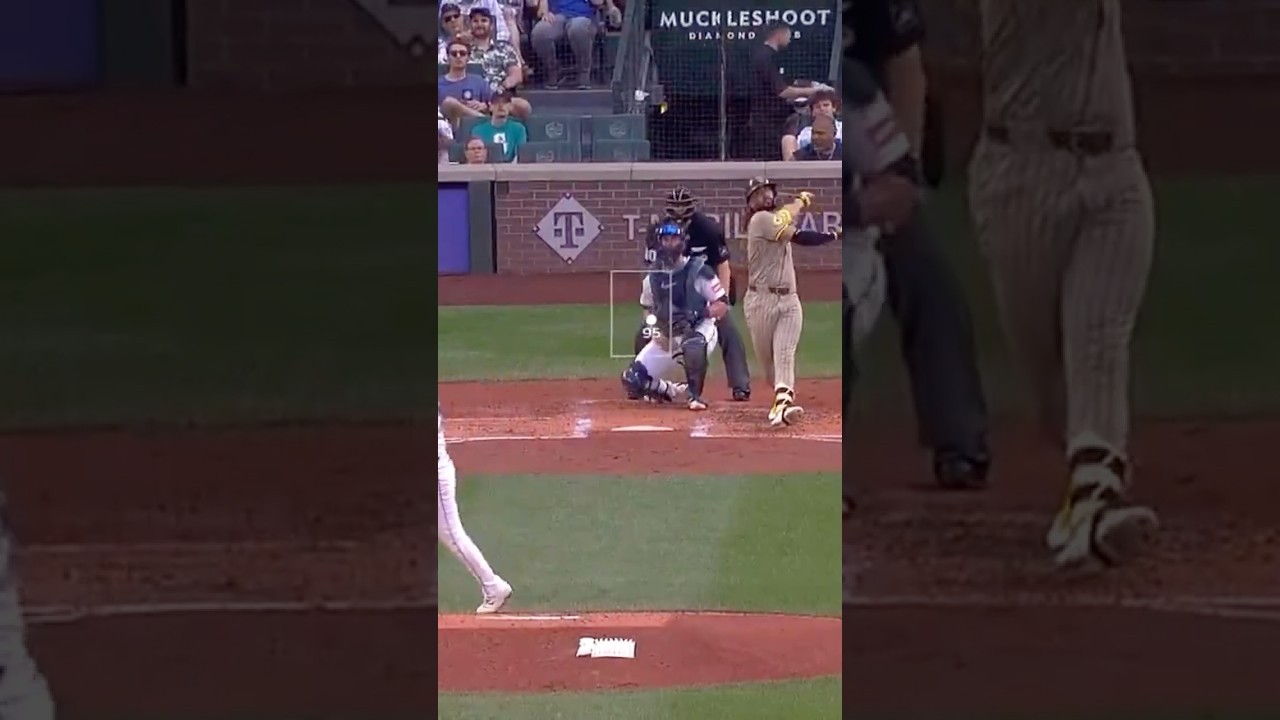 Padres Fernando Tatis Jr. hits home run vs. Mariners 8/25/25 #shorts #mlb