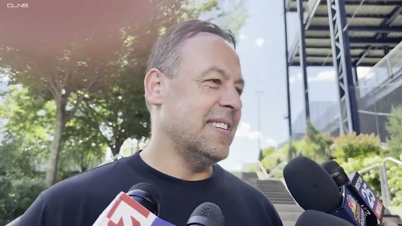 Bruins Head Coach Marco Sturm PRAISES Mike Vrabel on HOW he Coaches