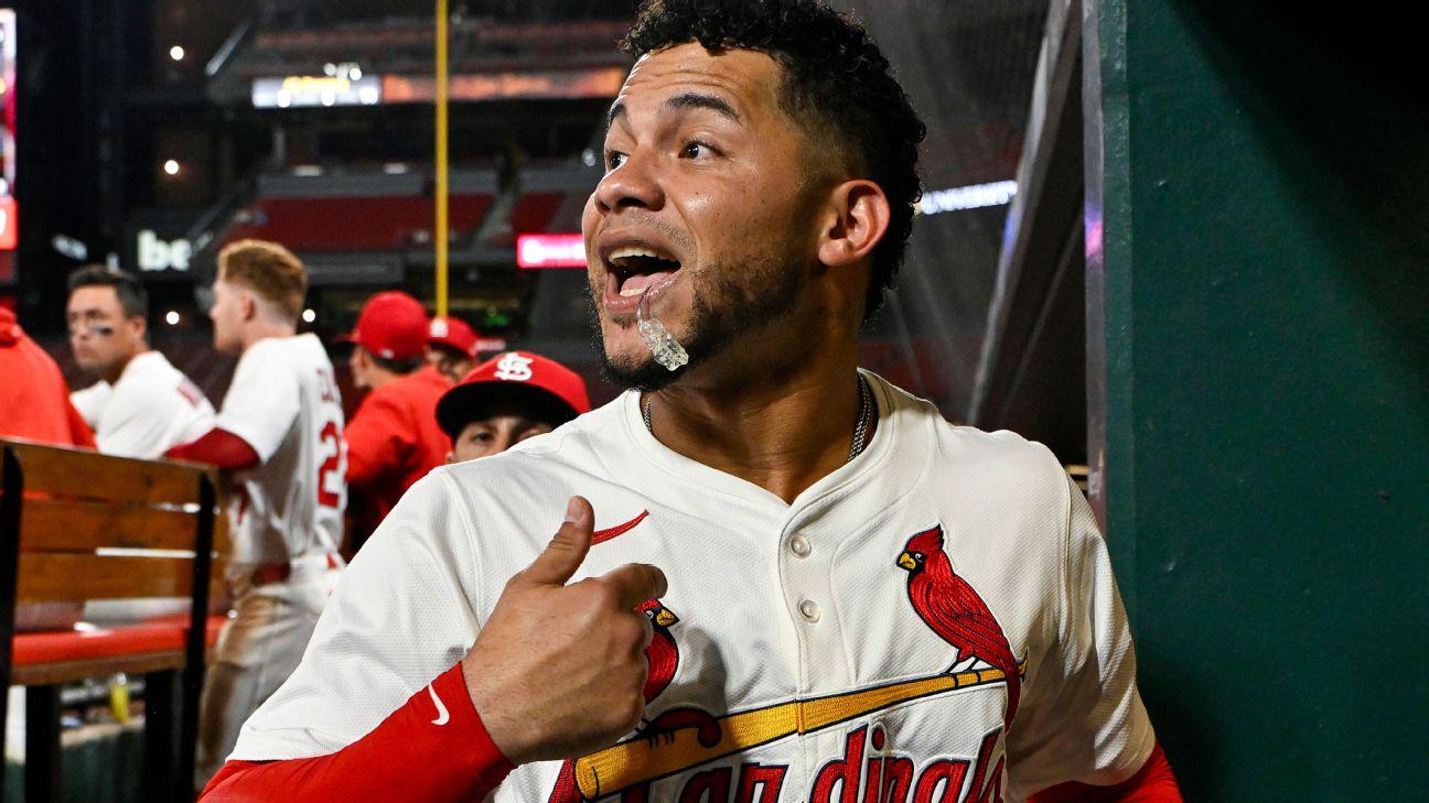 Contreras gets six games for bat toss, gum toss