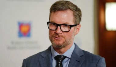Dale Earnhardt Jr. Reveals the Surprising NASCAR ‘Mentor’ Who Outshined Jeff Gordon in His Career