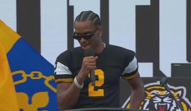 SGA proudly reps his hometown as he brings the Larry O'Brien trophy to Hamilton, Ontario | "People would always ask me where I was from.  Some of my teammates and would often say Toronto because it's more recognized...I took pride in letting everyone know I was from Hamilton."