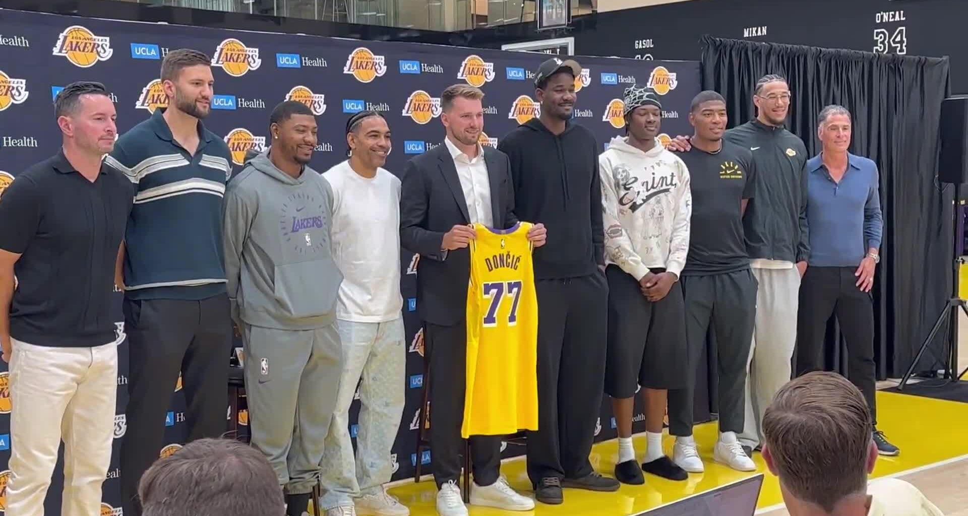 [Beacham] More than half of the Lakers’ roster, along with head coach JJ Redick, turned out on short notice to attend Luka Doncic’s press conference and congratulate him on his contract extension with the team.