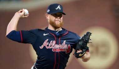 Astros sign Kimbrel to MLB deal