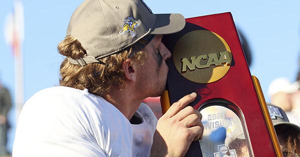 College football: Iowa cautiously optimistic with new quarterback | The Hawk Eye - Burlington, Iowa